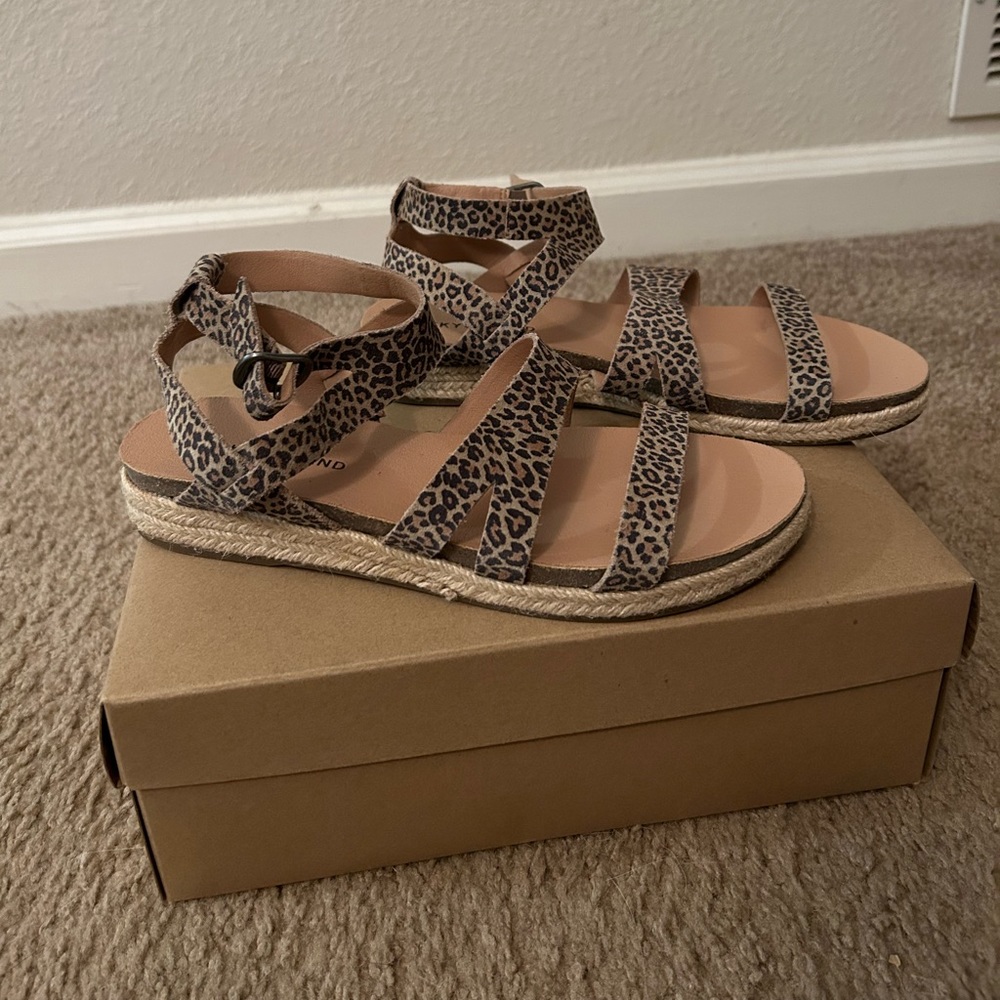 Lucky Brand LK Glaina sandals. Brand new!